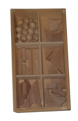 Knifflige Holzspiele in Holzbox